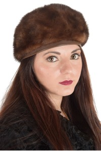 Елегантна дамска шапка от естествен косъм