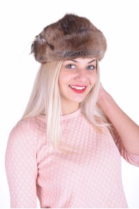 Дамска шапка от ондатра
