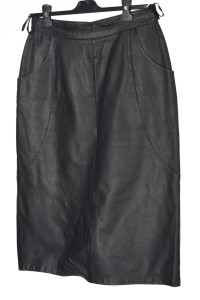 Klassische schwarze Rock für Damen aus Echtleder