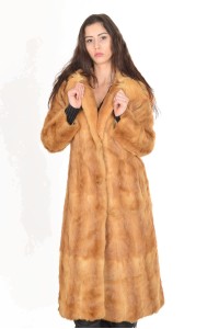 Elegant coat for women made of mink fur