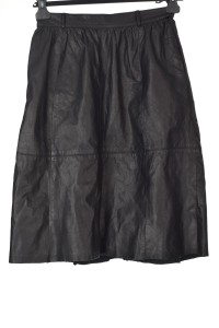 Wundervolle schwarze Rock für Damen aus Echtleder